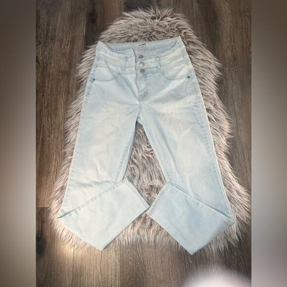 Refuge Women's Blue Jeans - Picture 1 of 12